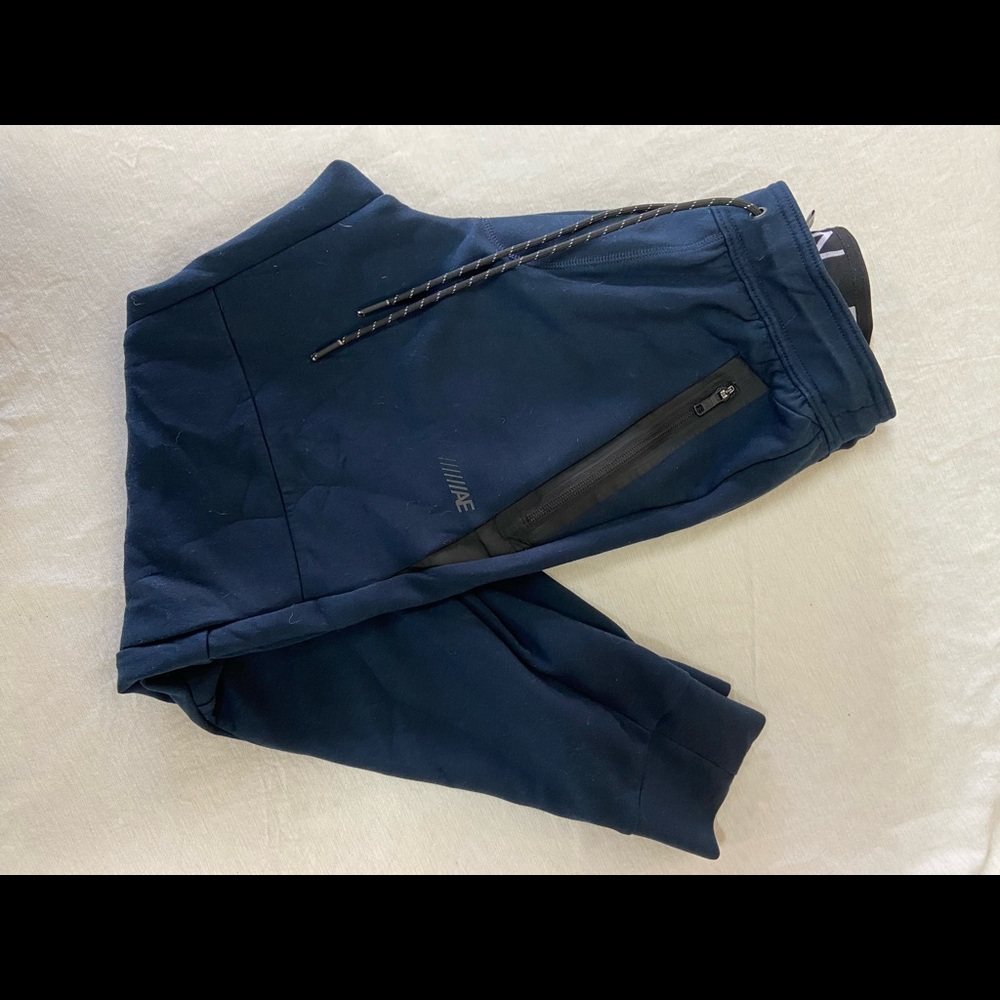 American eagle mens jogger fits like women medium